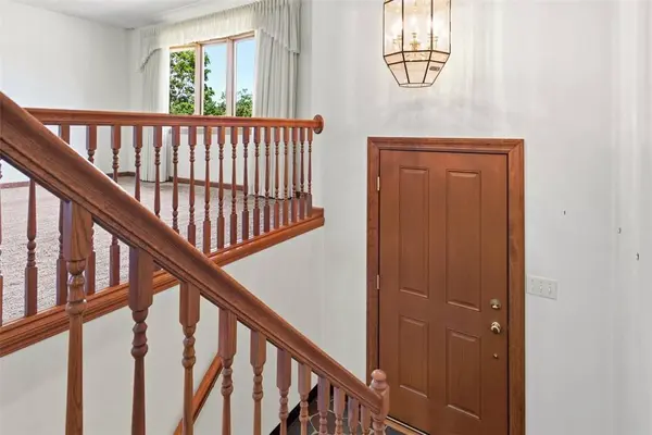 62 Chippewa Rd, Bentleyville, PA 15314