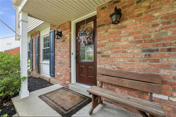 2349 Cramden Rd, Upper St Clair, PA 15241