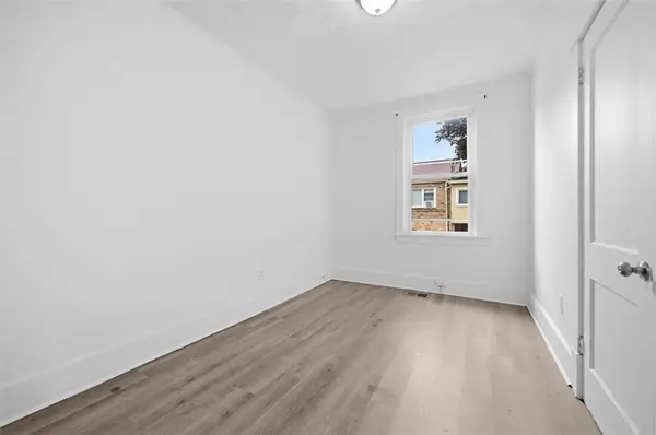 324-330 Park Rd, Ambridge, PA 15003
