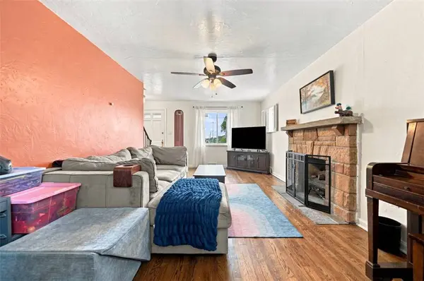 2332 Pioneer Ave, Brookline, PA 15226