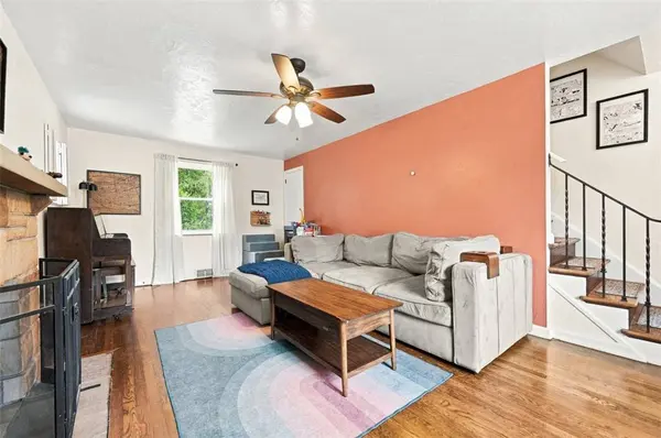 2332 Pioneer Ave, Brookline, PA 15226