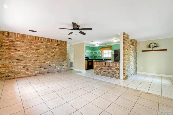 1961 Guseman Rd, Gulf Breeze, FL 32563