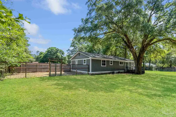 5433 Delona Rd, Milton, FL 32583