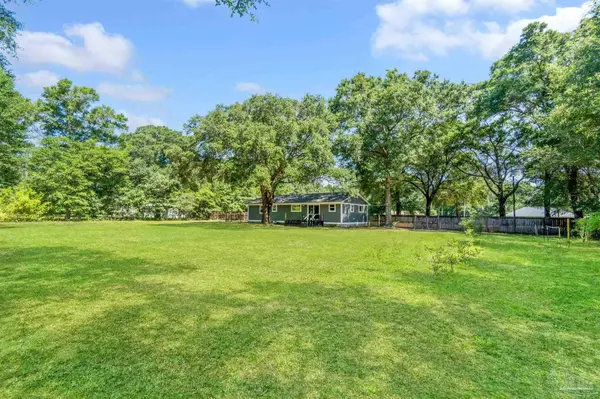 5433 Delona Rd, Milton, FL 32583