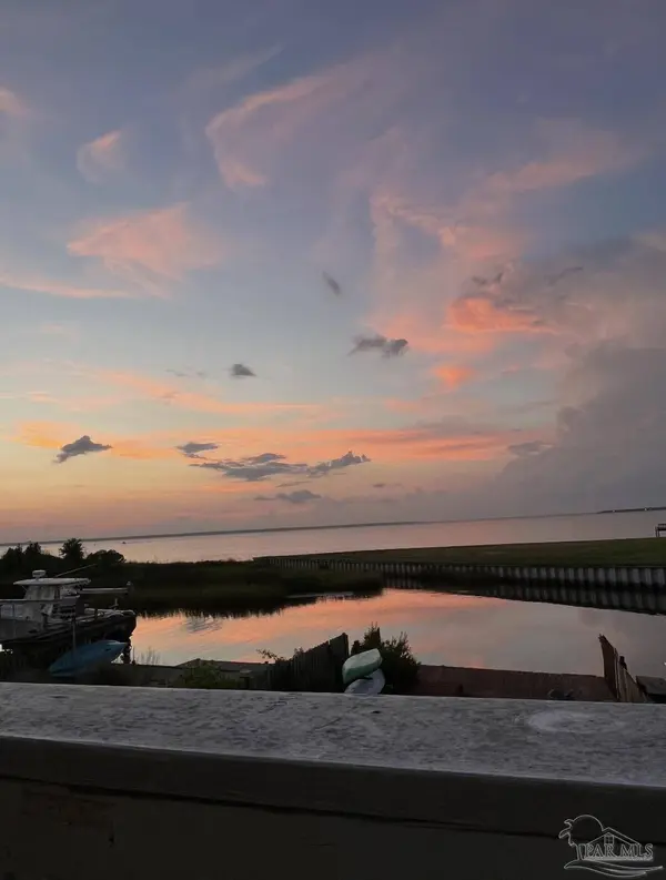 3238 Quietwater Ln, Gulf Breeze, FL 32563