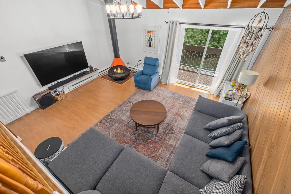 2686 Kingsford Avenue, Burnaby, BC V5B 4V4