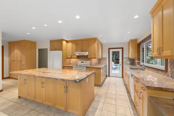 4994 Keith Road, West Vancouver, BC V7W 2N1