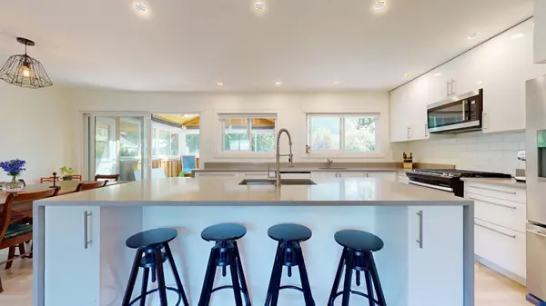 38302 Hemlock Avenue, Squamish, BC V8B 0W9