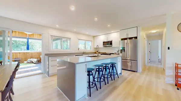 38302 Hemlock Avenue, Squamish, BC V8B 0W9