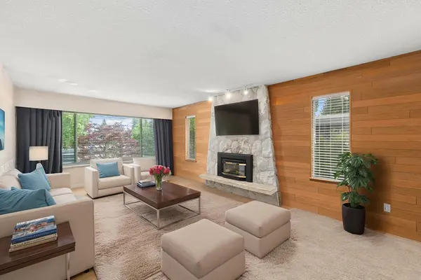 1035 Grover Avenue, Coquitlam, BC V3J 3E7