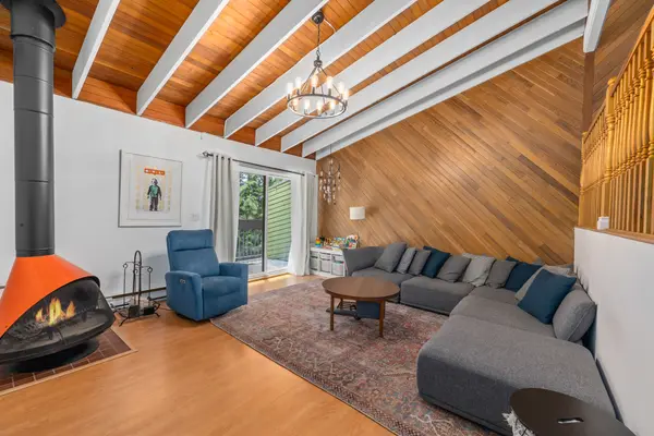 2686 Kingsford Avenue, Burnaby, BC V5B 4V4