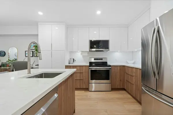 3978 Albert Street #110, Burnaby, BC V5C 2E1