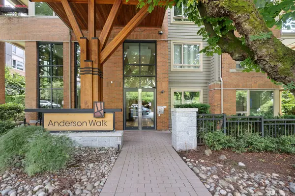 139 22nd Street West #304, North Vancouver, BC V7M 0B5