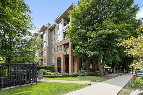 139 22nd Street West #304, North Vancouver, BC V7M 0B5