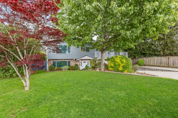 1035 Grover Avenue, Coquitlam, BC V3J 3E7