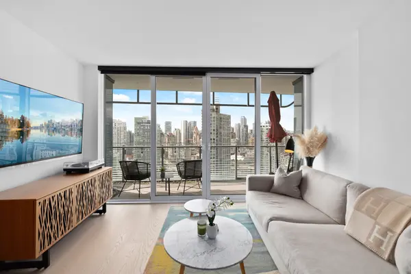 89 Nelson Street #2420, Vancouver, BC V6Z 0E7