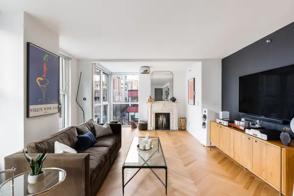 1318 Homer Street #806, Vancouver, BC V6B 6A7