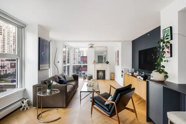 1318 Homer Street #806, Vancouver, BC V6B 6A7