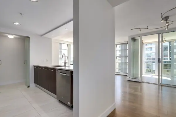 1228 Marinaside Crescent #501, Vancouver, BC V6Z 2W5