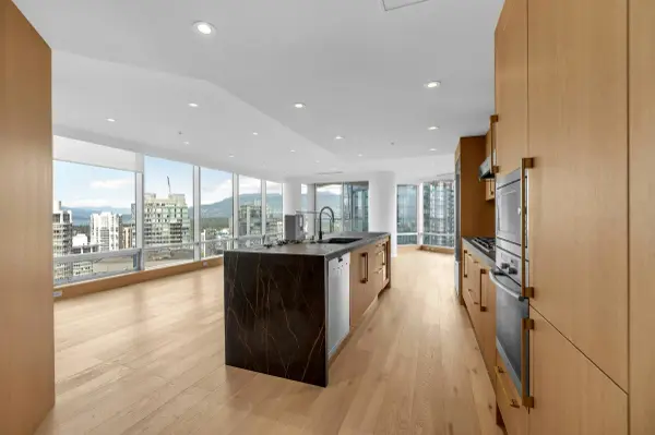 1111 Alberni Street #3202, Vancouver, BC V6E 4V2