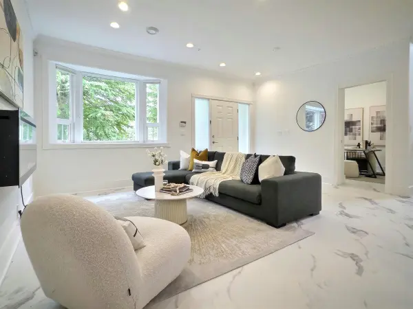 2709 West 37th Avenue, Vancouver, BC V6N 2T5