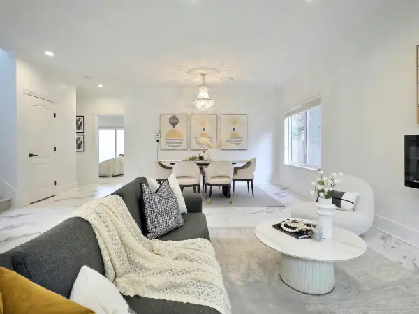 2709 West 37th Avenue, Vancouver, BC V6N 2T5