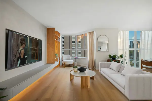 717 Jervis Street #903, Vancouver, BC V6E 4L5
