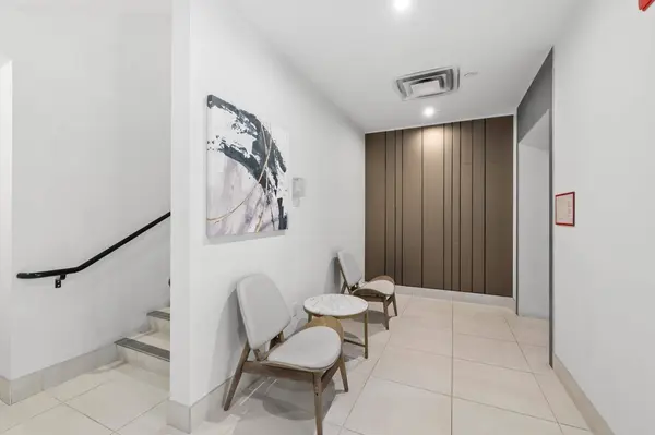 209 E 20th AVE #306, Vancouver, BC V5V 1M2