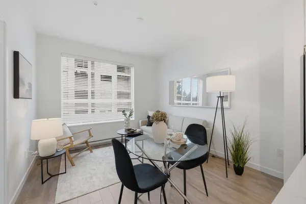 15733 85 AVE #309, Surrey, BC V4N 6Z1