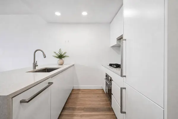 4433 Alaska ST #1308, Burnaby, BC V5C 5T3