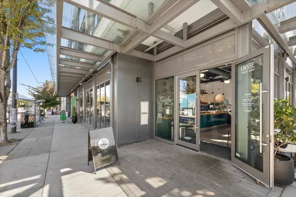 209 E 20th AVE #306, Vancouver, BC V5V 1M2