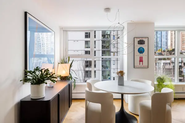 1318 Homer ST #806, Vancouver, BC V6B 6A7
