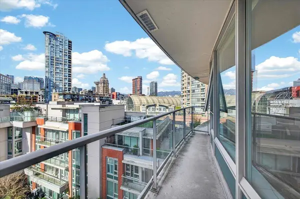 58 Keefer PL #905