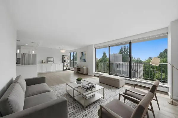 1745 Esquimalt AVE #802