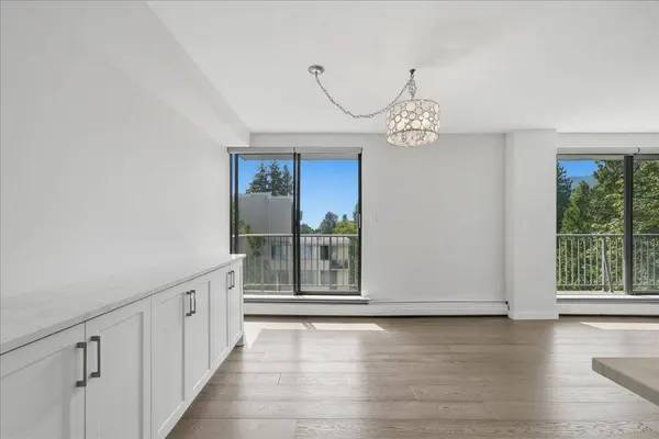 1745 Esquimalt AVE #802, West Vancouver, BC V7V 1R7