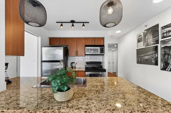 58 Keefer PL #905, Vancouver, BC V6B 0B8