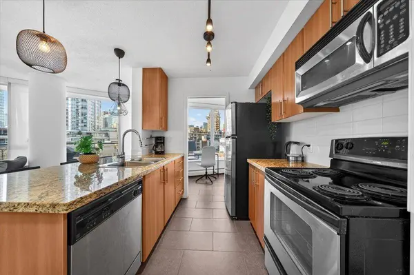 58 Keefer PL #905, Vancouver, BC V6B 0B8
