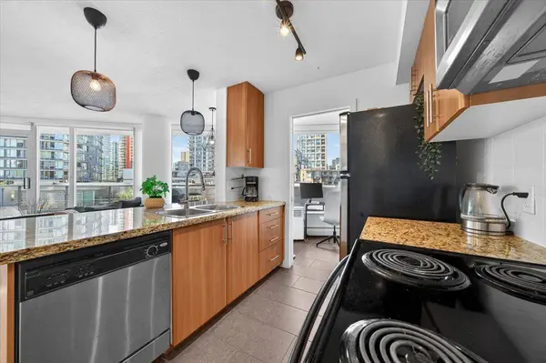 58 Keefer PL #905, Vancouver, BC V6B 0B8