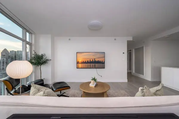 198 Aquarius Mews #2607, Vancouver, BC V6Z 2Y4