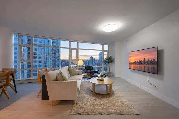 198 Aquarius Mews #2607, Vancouver, BC V6Z 2Y4