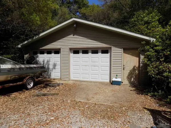 5774 Northrop Rd, Milton, FL 32570