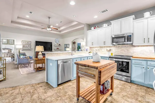 6783 Barnwood Dr, Milton, FL 32570