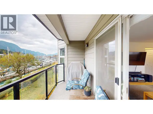 1468 PEMBERTON AVE #201, Squamish, BC V8B0K2