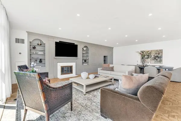 79 Florence #606S, Newton, MA 02467