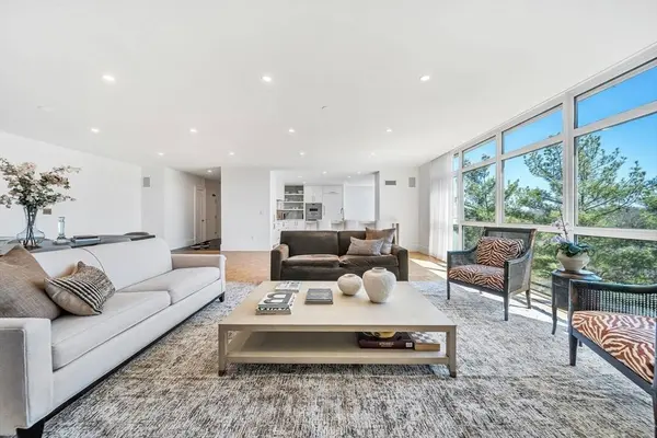 79 Florence #606S, Newton, MA 02467