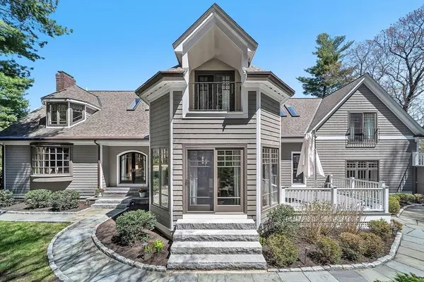 1 Graystone Ln, Weston, MA 02493