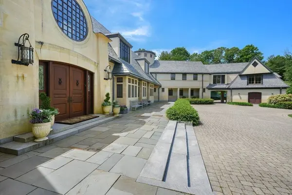 15 Claridge Drive, Weston, MA 02493