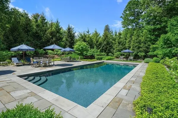 15 Claridge Drive, Weston, MA 02493