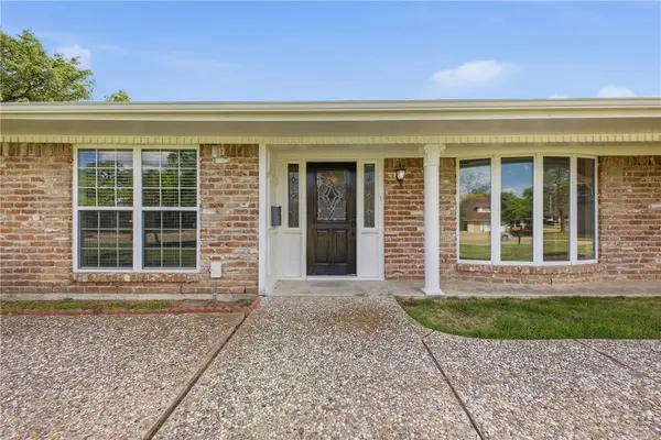 2104 Carter Creek Pkwy, Bryan, TX 77802