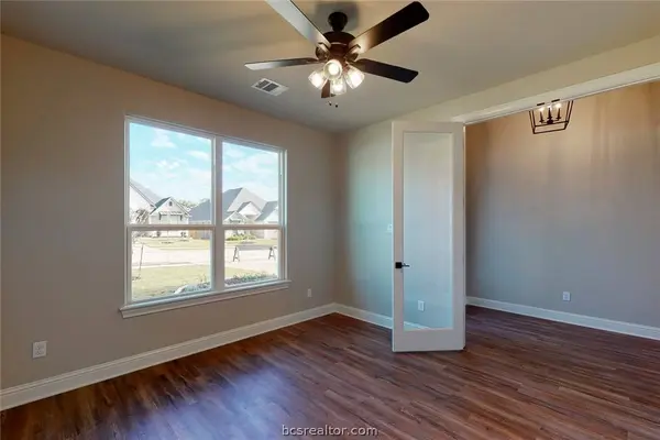 3908 Eskew DR, College Station, TX 77845